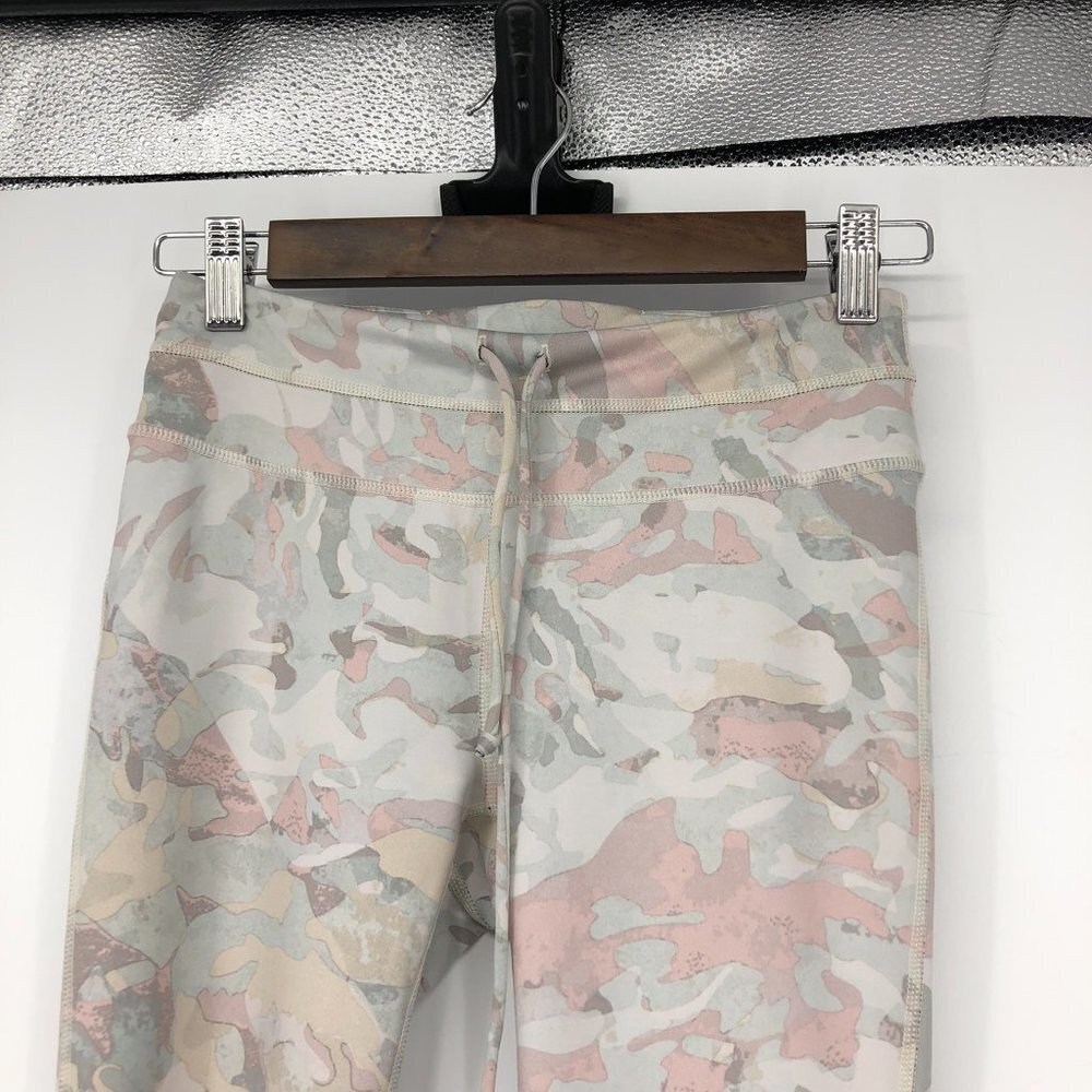 Free People FP Movement Daybreak grey pink  wash camo print leggings XS - Picture 4 of 16
